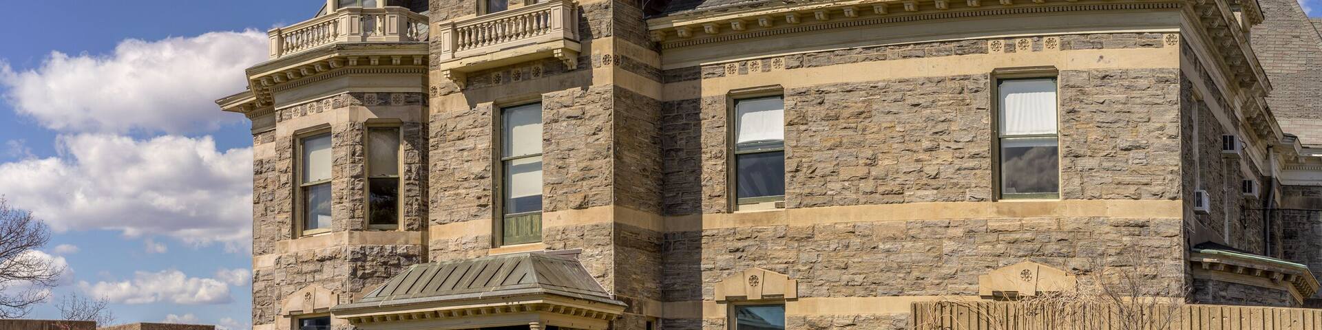 Glenview Mansion built in 1877, once the home of one John Bond Travor, now forms a large part of the Hudson River Museum.
