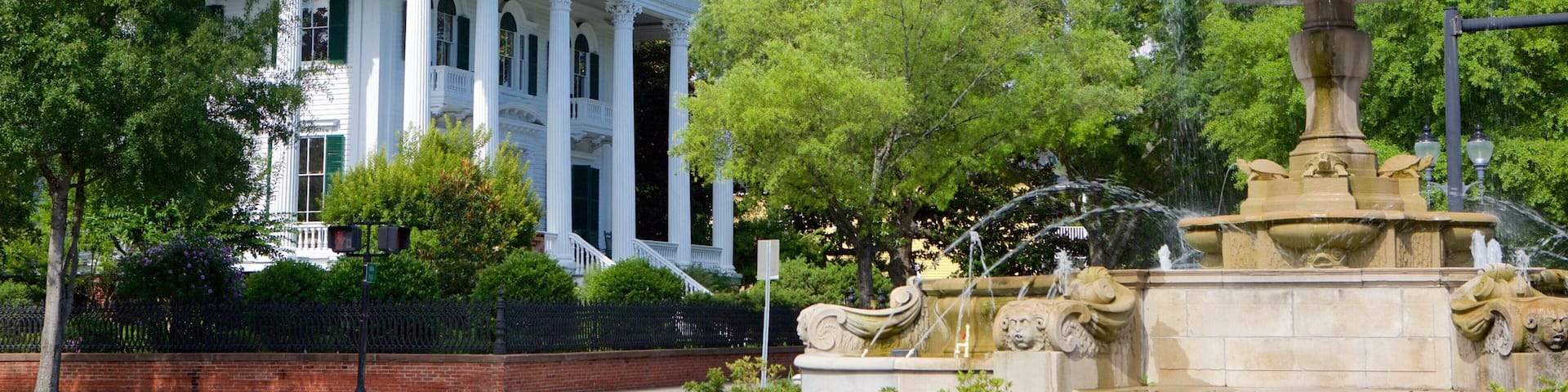 Bellamy Mansion qui includes fontaine, patrimoine architectural et maison