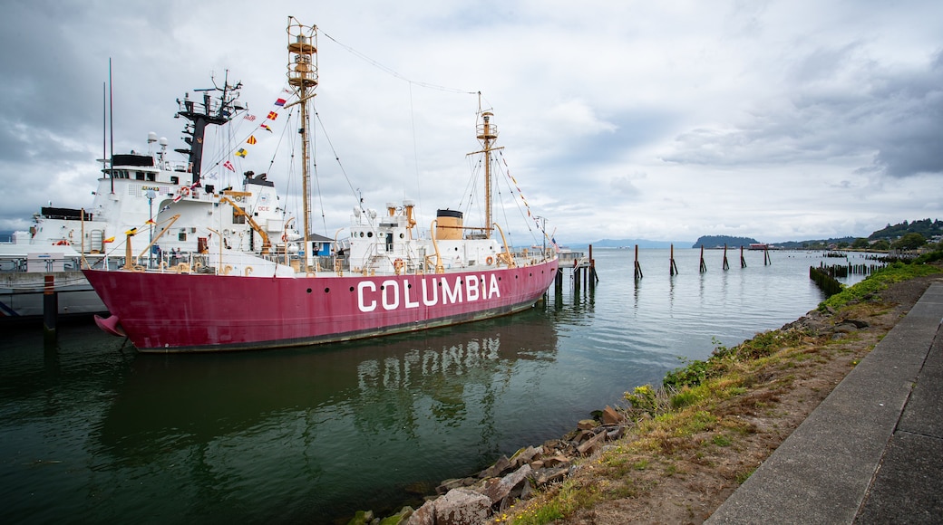 Columbia River Maritime Museum which includes a bay or harbor and signage