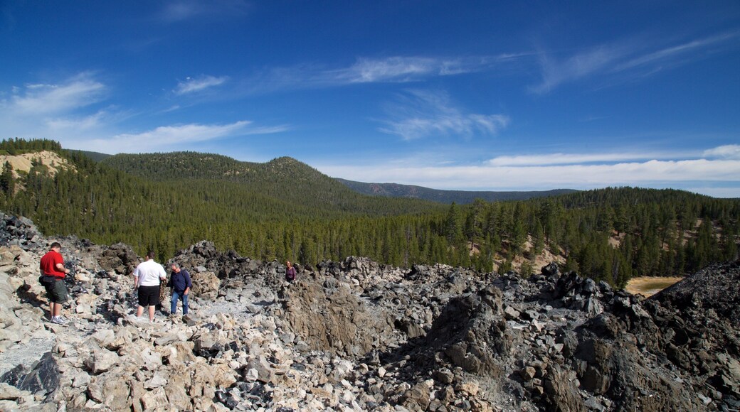 Newberry National Volcanic Monument caracterizando paisagem e cenas tranquilas