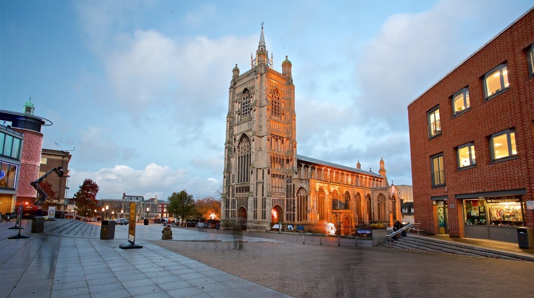 St Peter Mancroft featuring night scenes and heritage architecture
