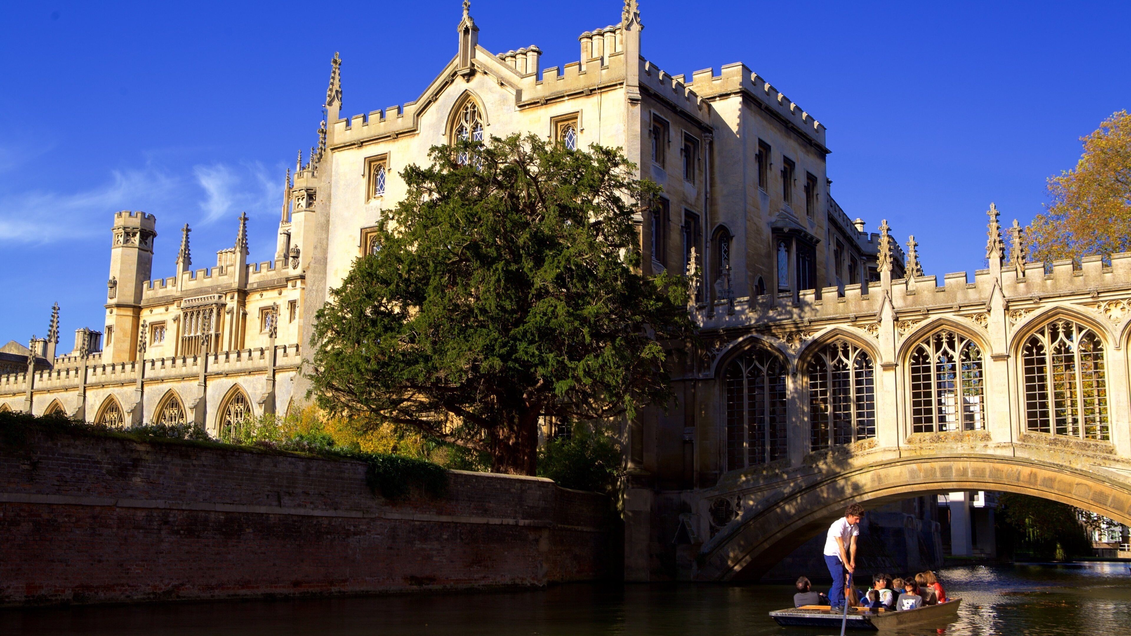 Bridge of Sighs caratteristiche di architettura d\'epoca, kayak o canoa e ponte