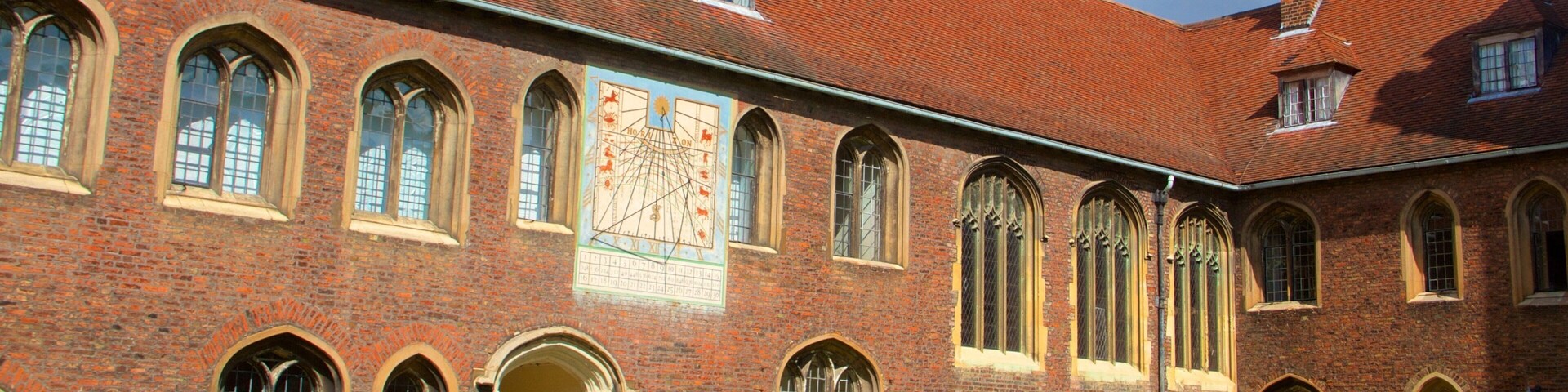 Queen\'s College featuring heritage architecture