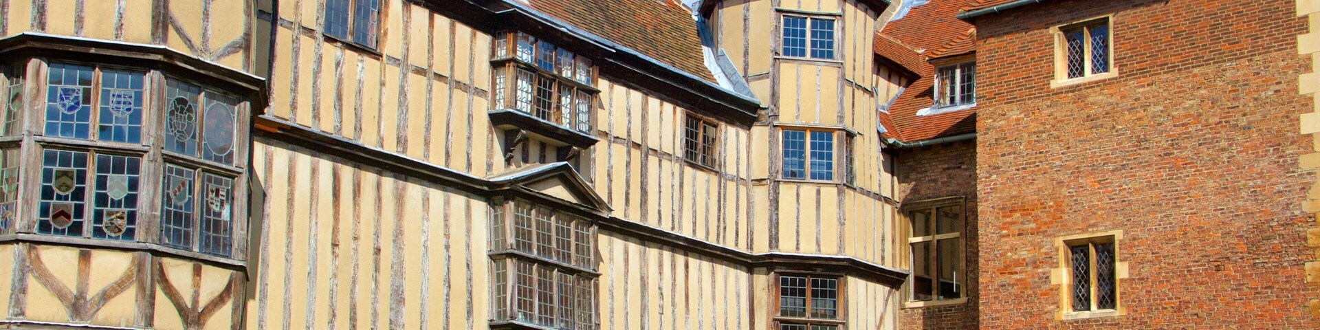 Queen\'s College mostrando arquitetura de patrimônio