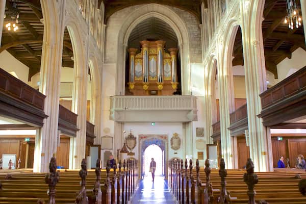 Church of St. Mary the Great mit einem Geschichtliches, Innenansichten und historische Architektur