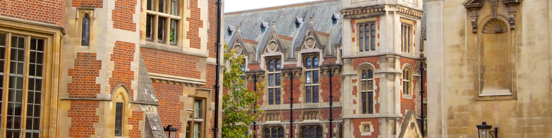 Pembroke College showing heritage architecture
