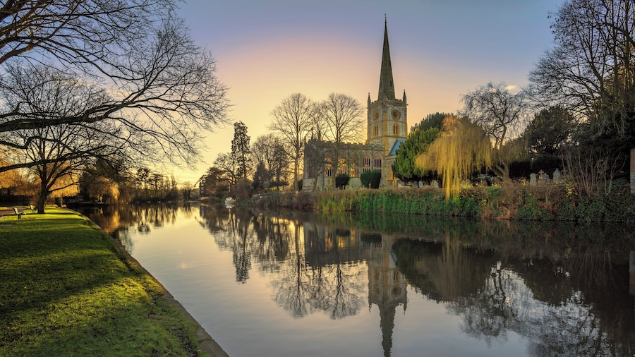 shakespeares burial place holy trinity church stratford-upon-avon warwickshire the midlands england uk. reflections in the river avon.