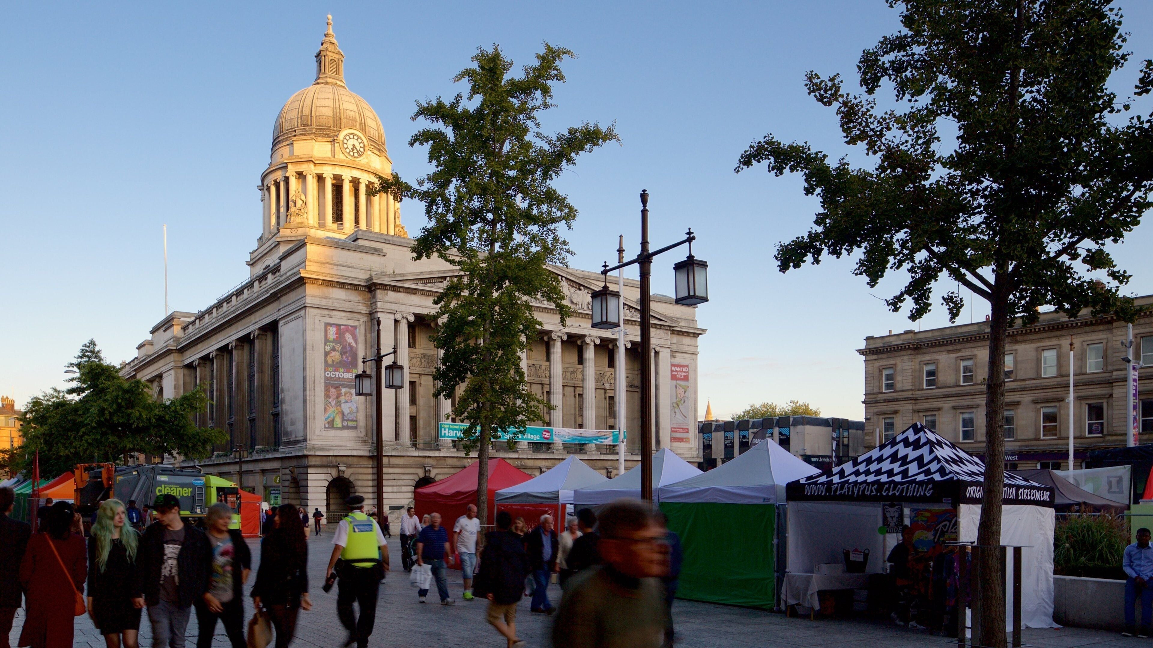 オールド マーケット広場 フィーチャー 行政建造物, マーケット と 広場