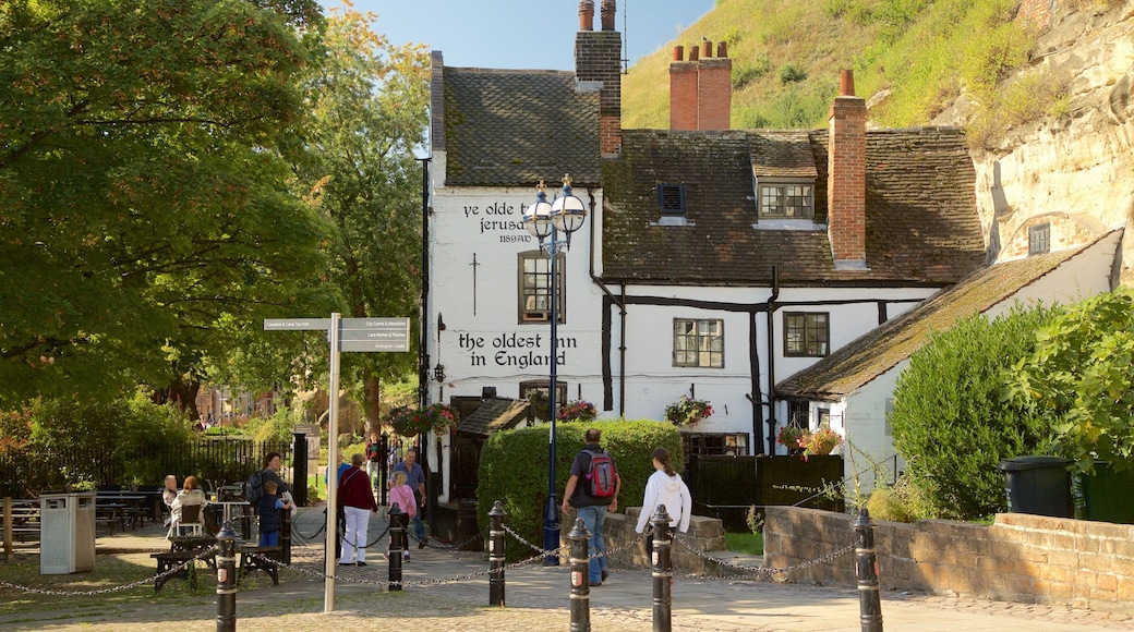 Ye Olde Trip to Jerusalem แสดง โรงแรม และ มรดกวัฒนธรรม ตลอดจน คนกลุ่มเล็ก