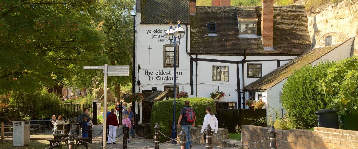 Ye Olde Trip to Jerusalem featuring heritage elements and a hotel as well as a small group of people