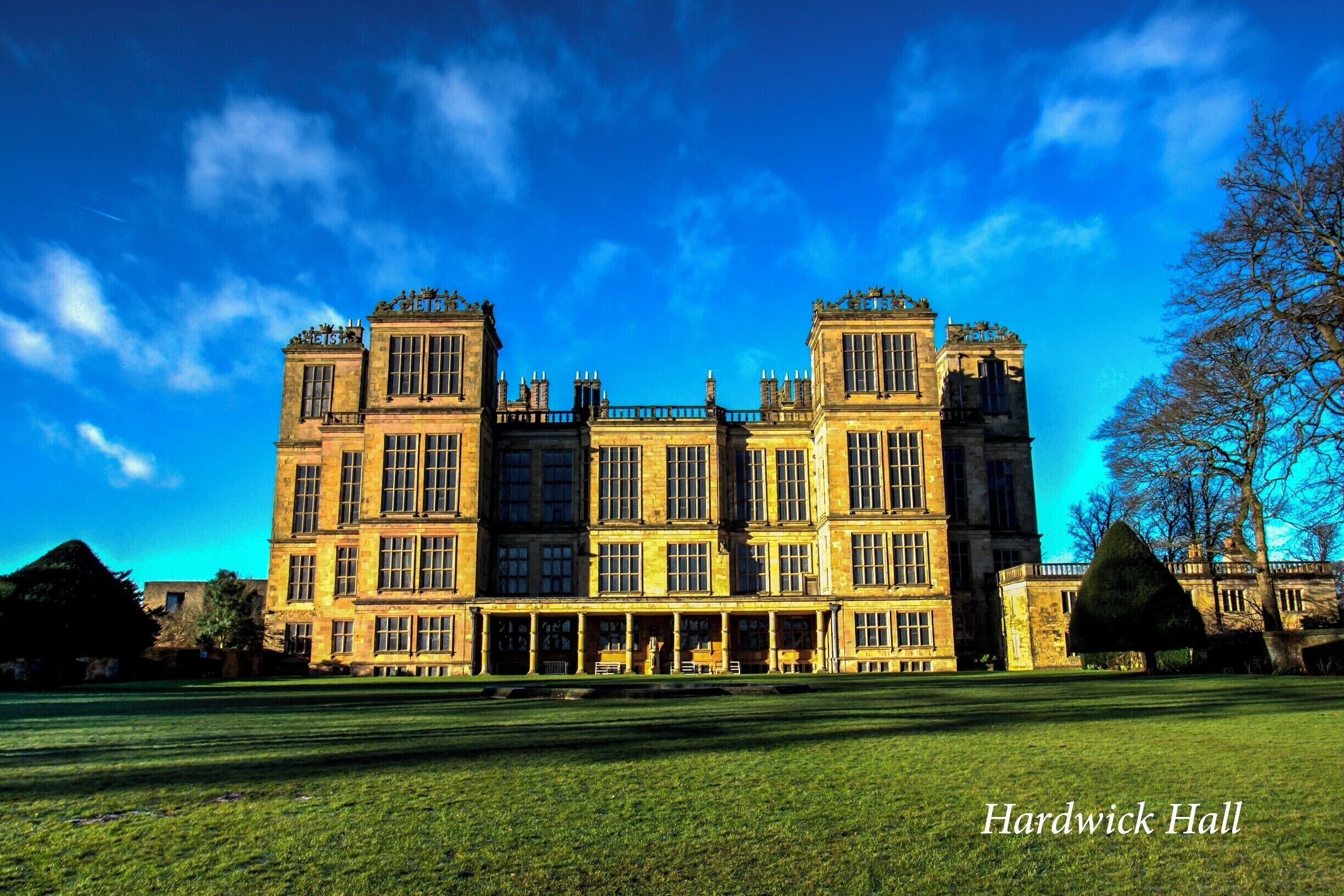Hardwick Hall and Gardens, Derbyshire, National Trust owned Elizabethan Country House created by Bess of Hardwick, with extensive grounds.
https://www.nationaltrust.org.uk/hardwick-hall