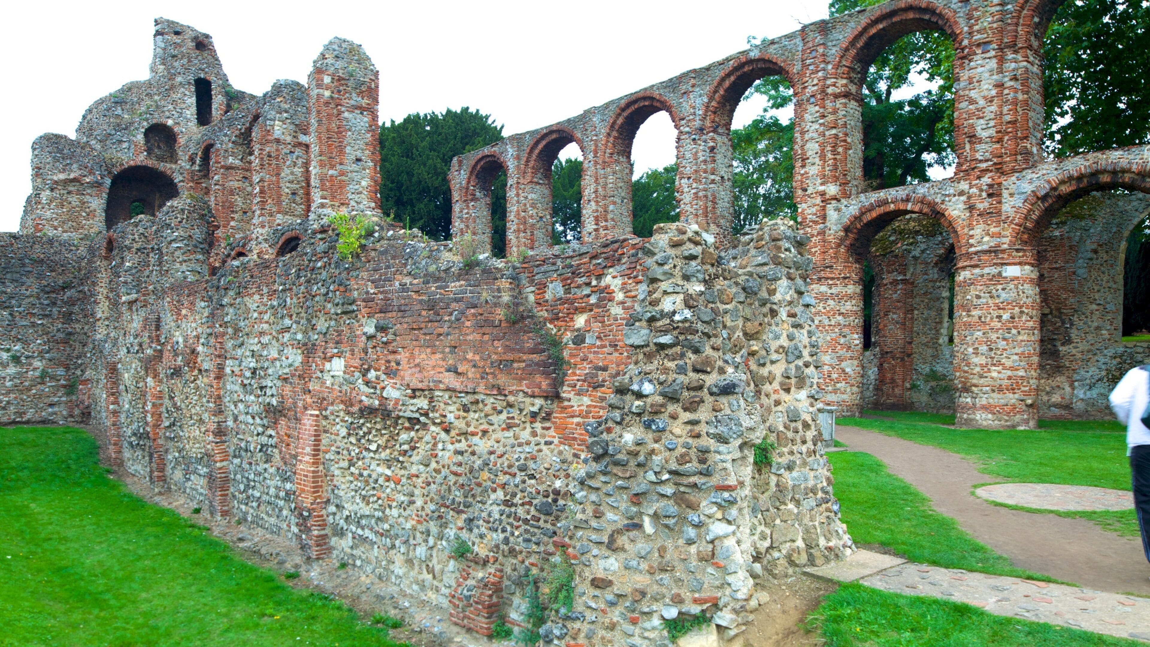 St Botolph\'s Church mostrando una ruina, aspectos religiosos y una iglesia o catedral