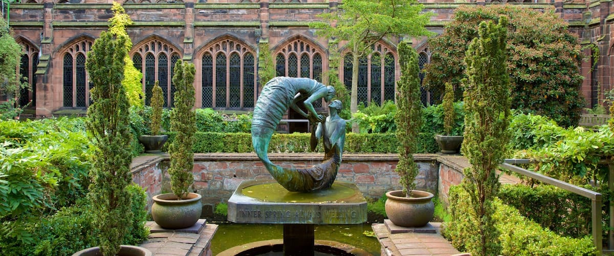 Kathedraal van Chester inclusief een kerk of kathedraal, een fontein en een tuin