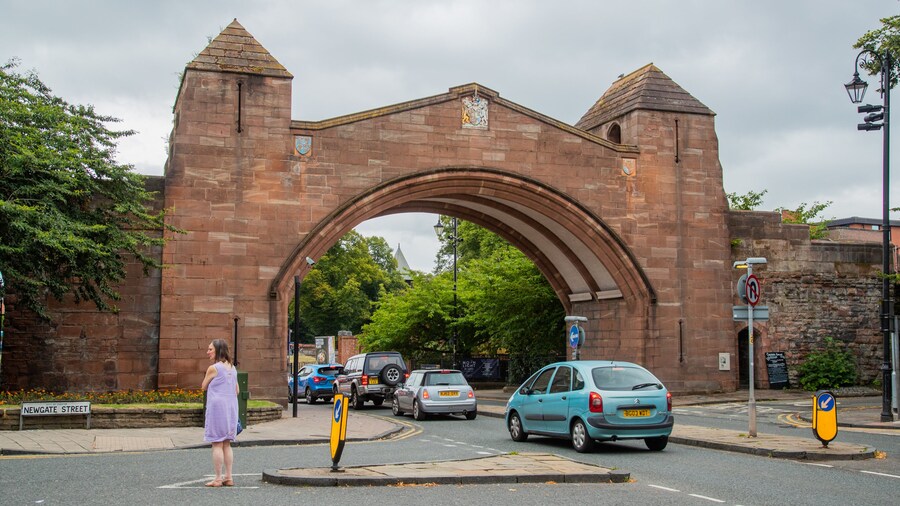 Newgate showing heritage elements
