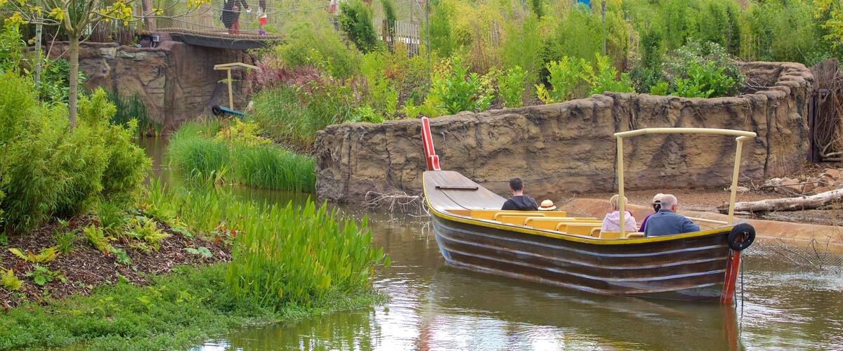 Chester Zoo fasiliteter samt elv eller bekk, dyrehagedyr og båter