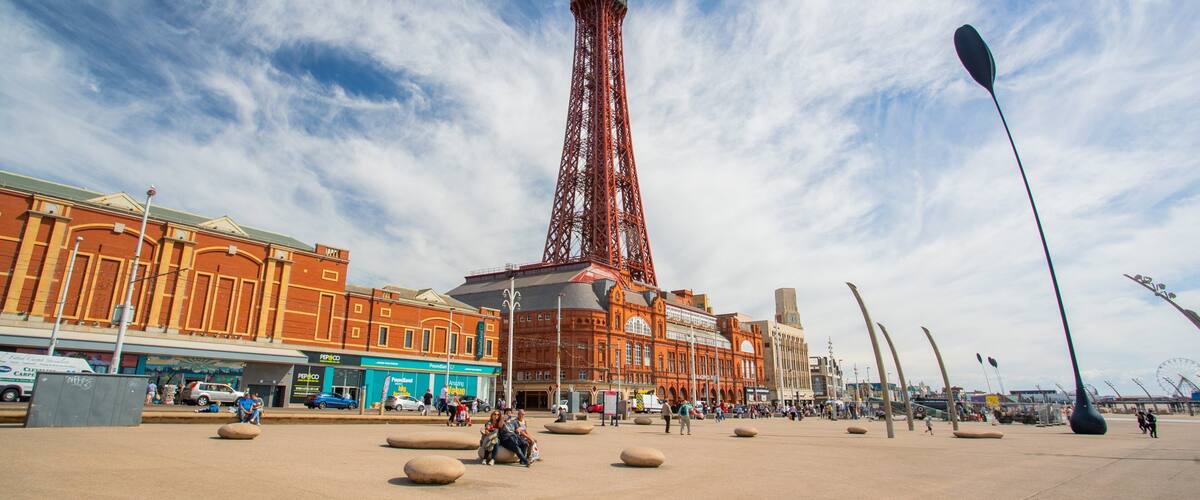 Blackpool Tower showing heritage elements and a square or plaza