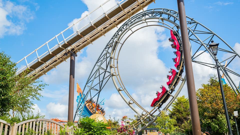 Blackpool which includes rides