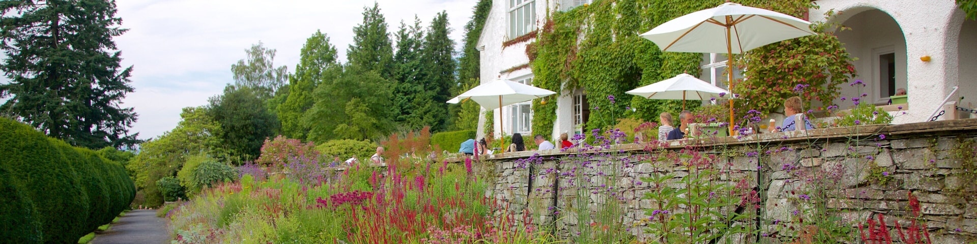 Lake District Visitor Centre at Brockhole welches beinhaltet Park und historische Architektur