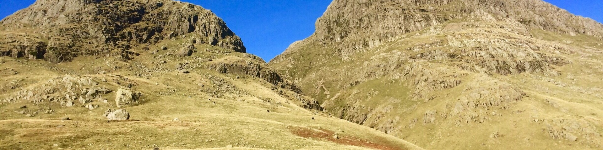 Heading down to the valley and the difficult choice between the Old Dungeon Ghyll or New Dungeon Ghyll pubs. My money's on the Old Dungeon Ghyll for a traditional Lakeland pub!