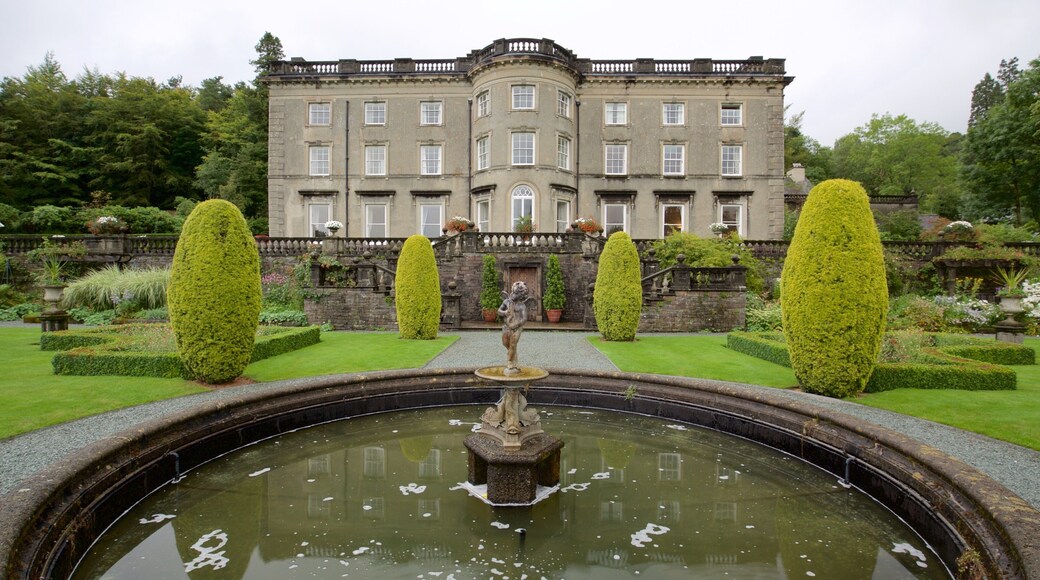 Ambleside das einen Park, Springbrunnen und Burg