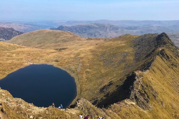 Great hikes to summit #Helvellyn, the third highest peak of England, at the Lake District #outdoor #lifeatexpedia