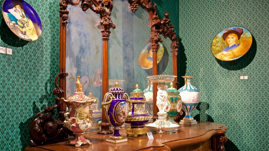 Hanley Potteries Museum showing heritage elements and interior views