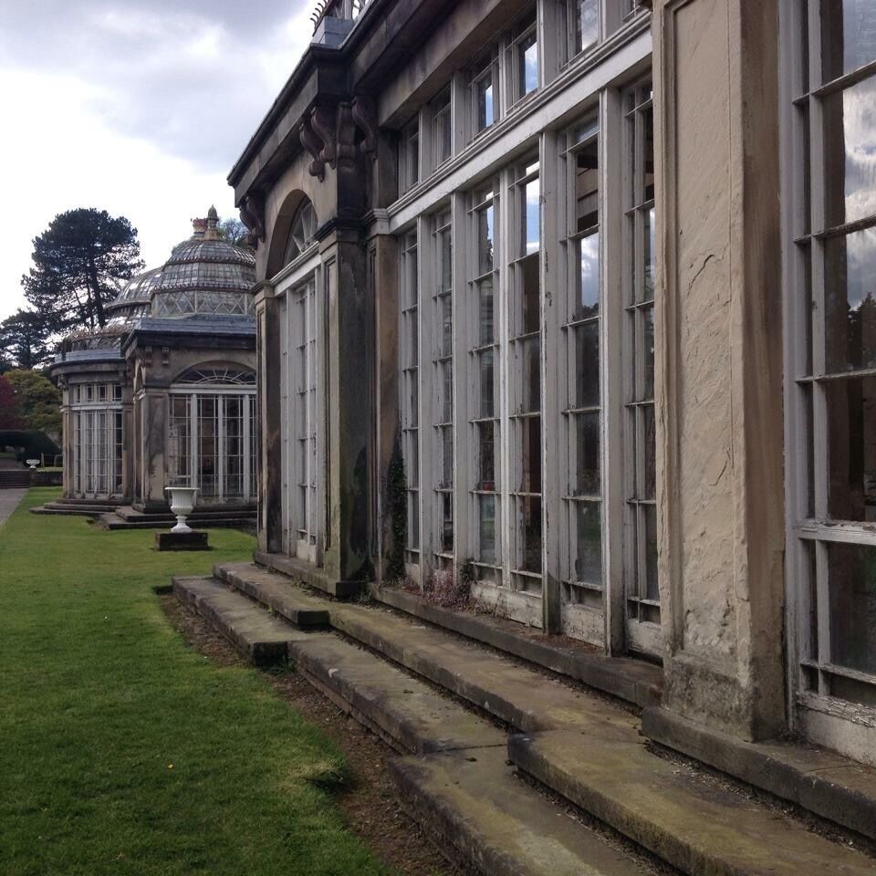 Taken in the gardens at Alton Towers theme park, Staffordshire, UK.
#Staffordshire #AltonTowers #ThemePark #Gardens #Hall