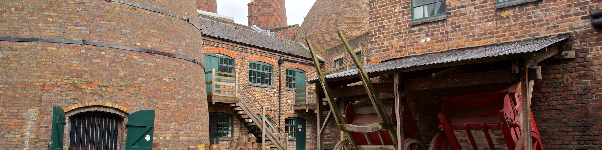 Gladstone Pottery Museum which includes heritage elements