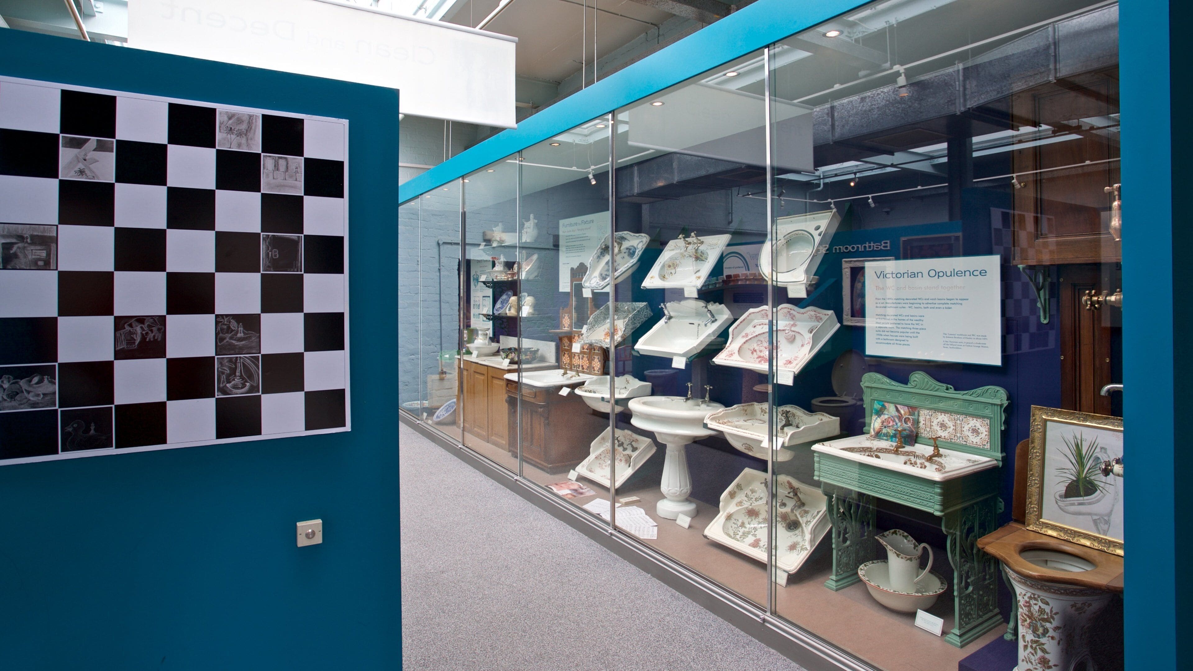 Gladstone Pottery Museum showing interior views