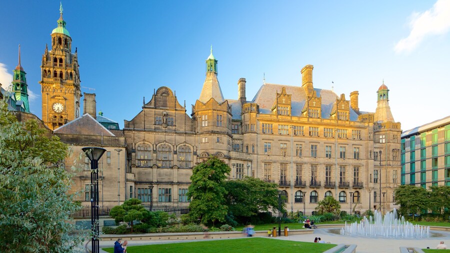 Sheffield Town Hall featuring an administrative building, heritage architecture and a fountain
