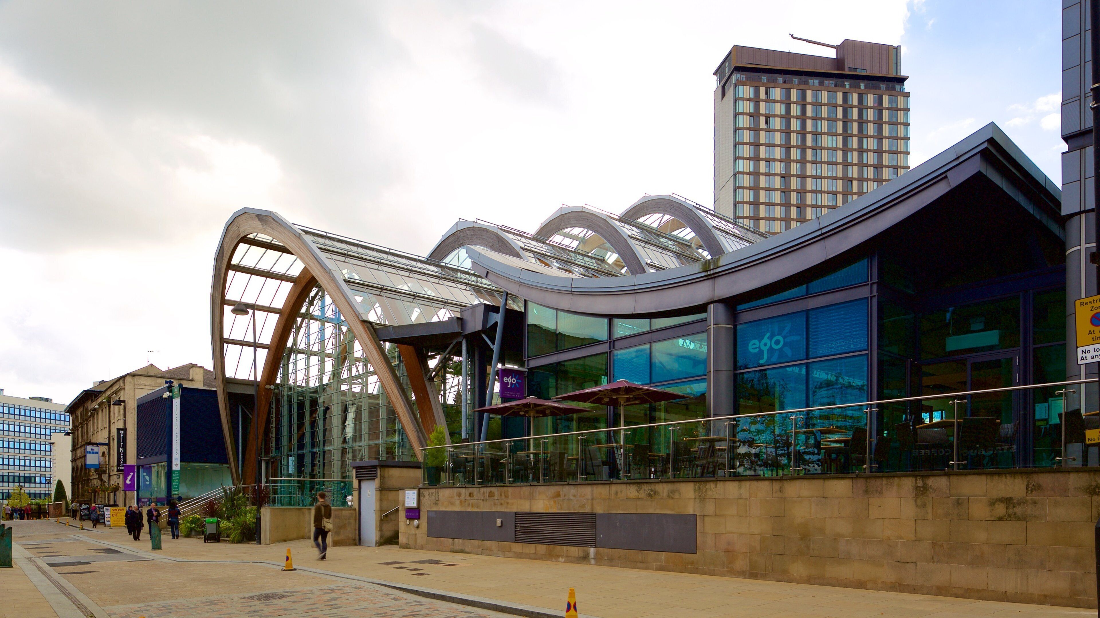 Serre Sheffield Winter Garden qui includes architecture moderne et jardin