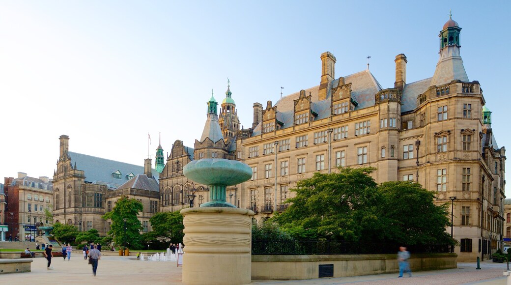 Peace Gardens caratteristiche di giardino, piazza e castello o palazzo