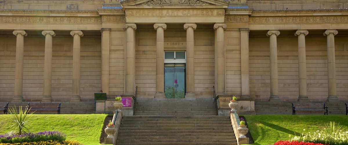 Weston Park Museum featuring heritage architecture