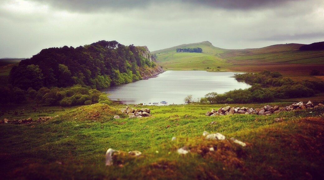 Hadrian’s Wall. Pointing towards Crag Lough and Steel Rigg car park. Hadrian’s Wall runs over the left hand cliff and down to Sycamore Gap.