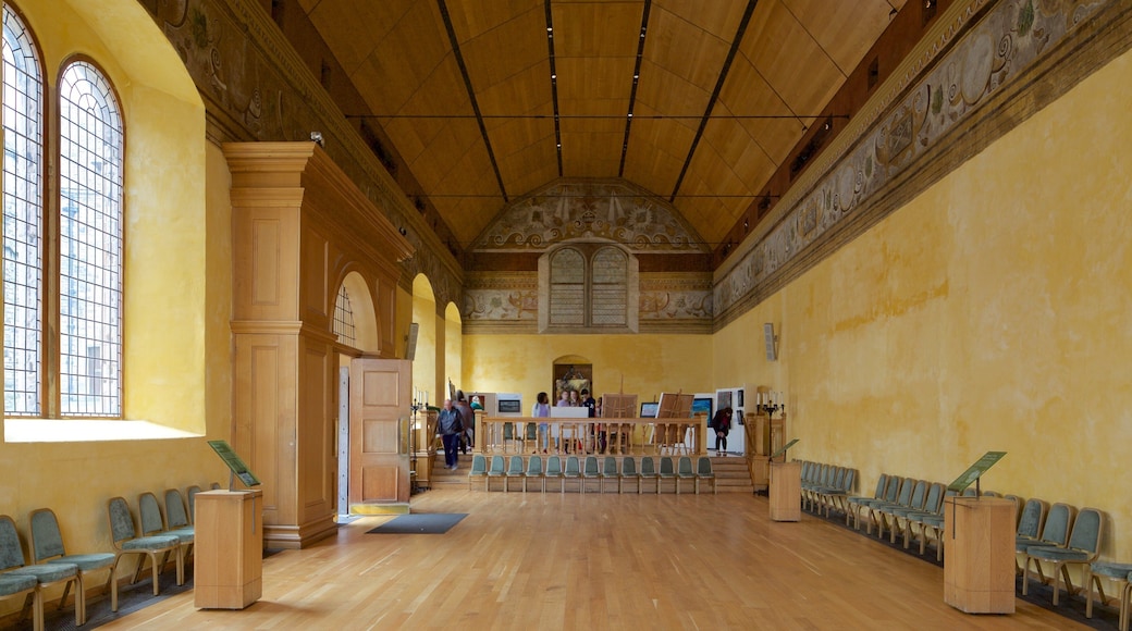 Stirling Castle showing interior views, a castle and heritage elements