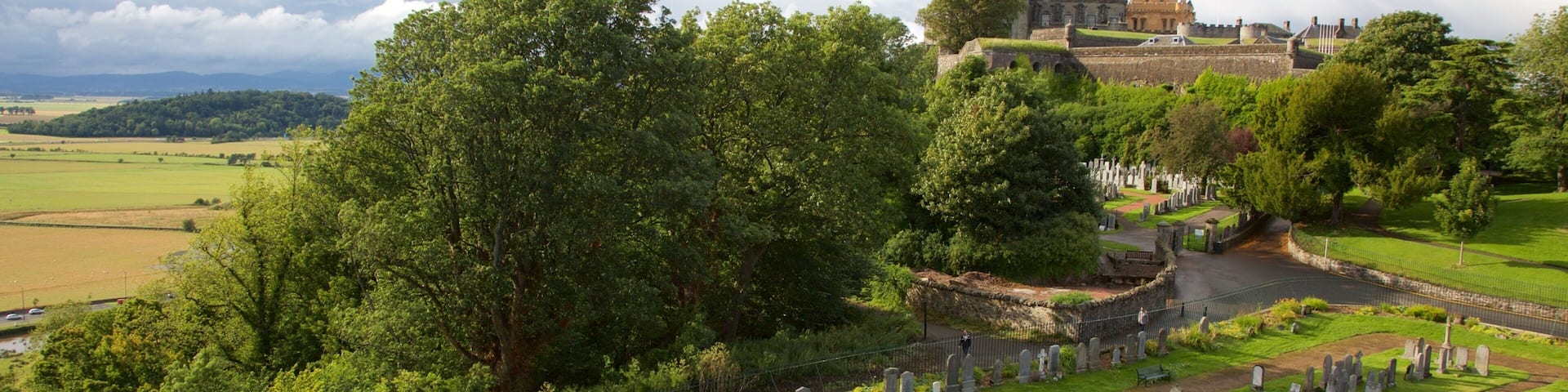 Stirling Castle featuring a cemetery