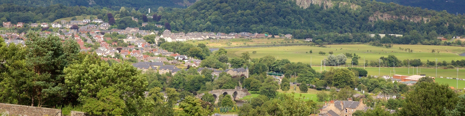 National Wallace Monument featuring a small town or village and landscape views