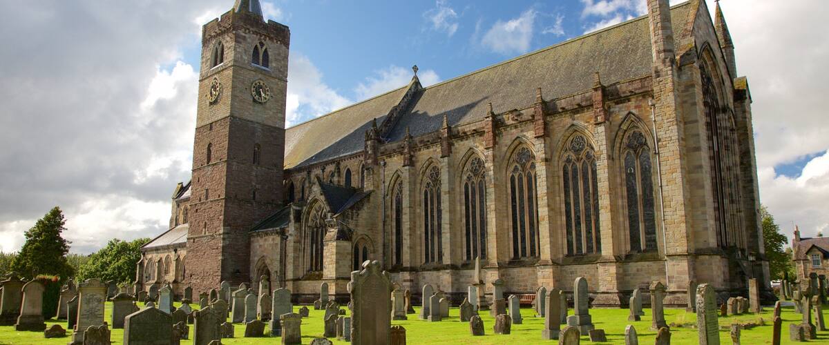 Dunblane Cathedral som viser kirkegård, kulturarv og kirke eller katedral