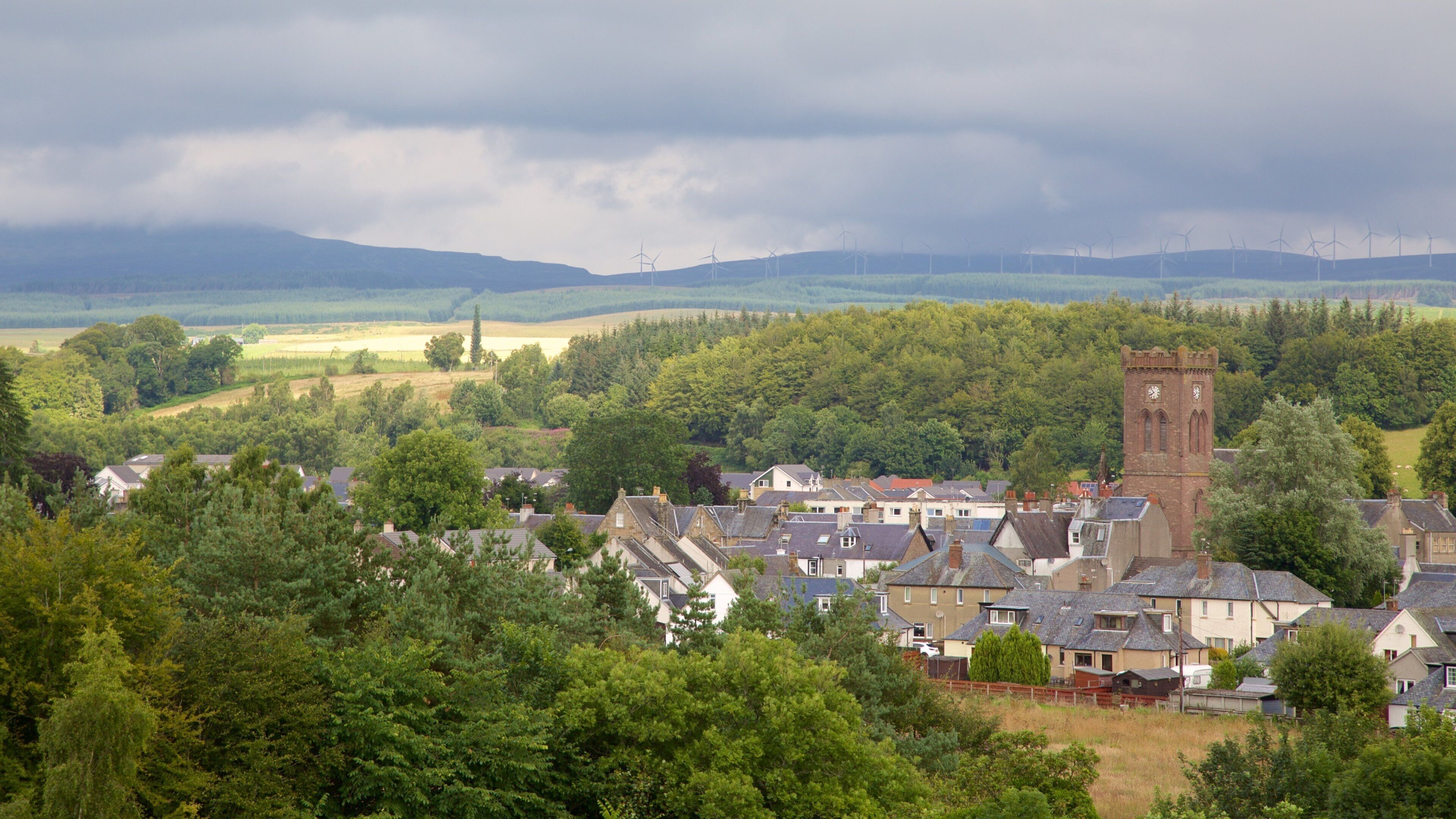 Castelo de Doune que inclui uma cidade pequena ou vila