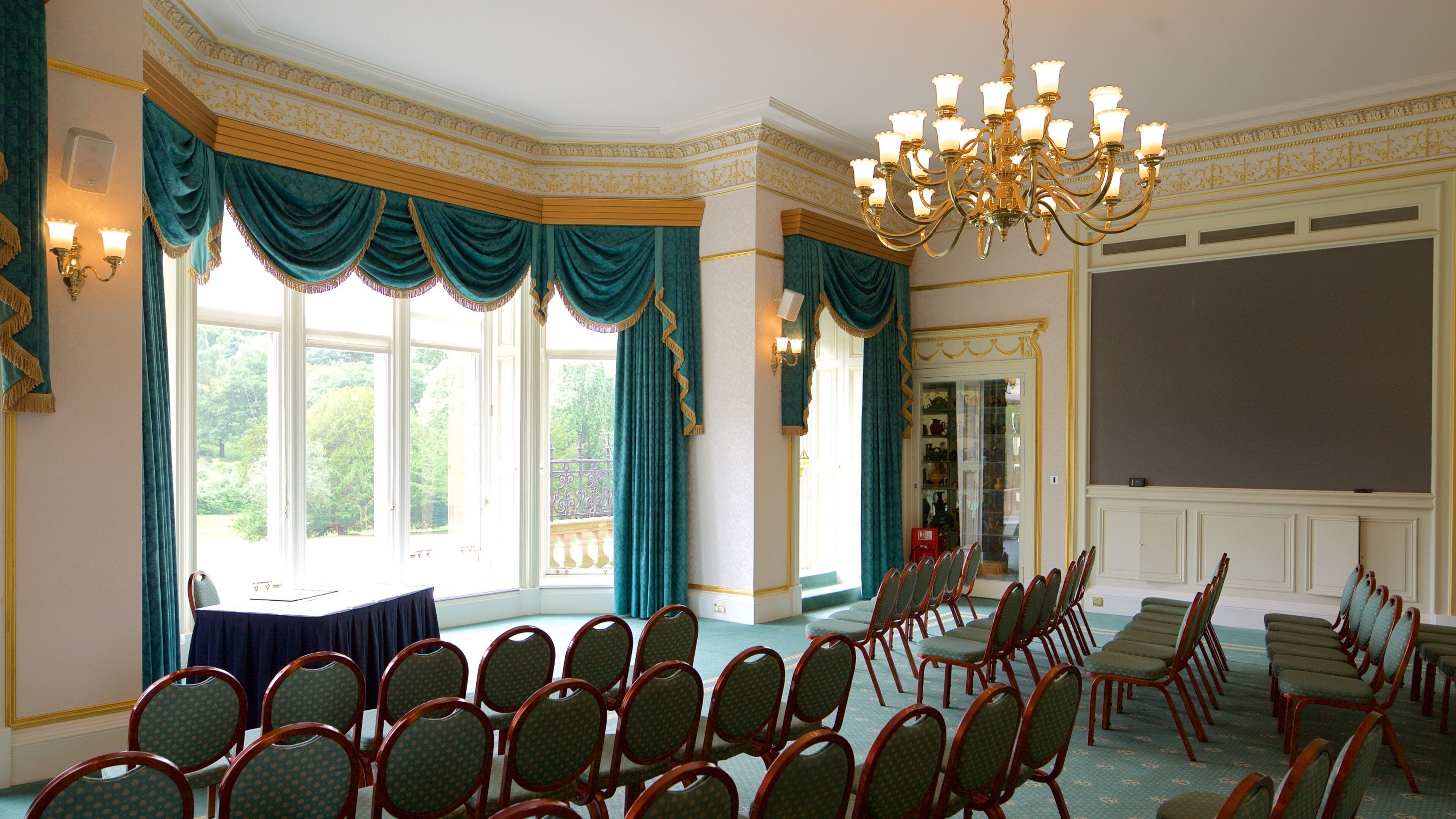 Callendar House showing interior views, château or palace and heritage elements