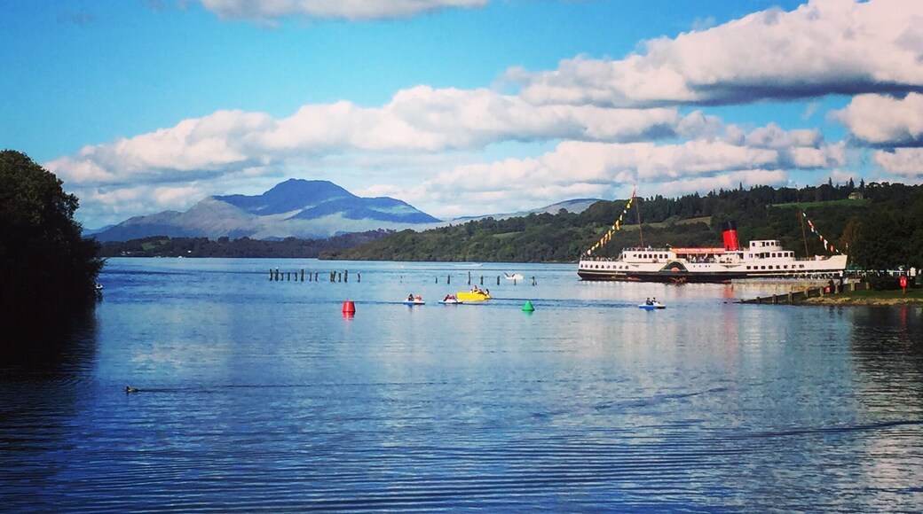 Amazing views of Ben Lomond from Loch Lomond Shores. And the Maid of the Loch too!
#lochlomond #scenery #autumn #scotland