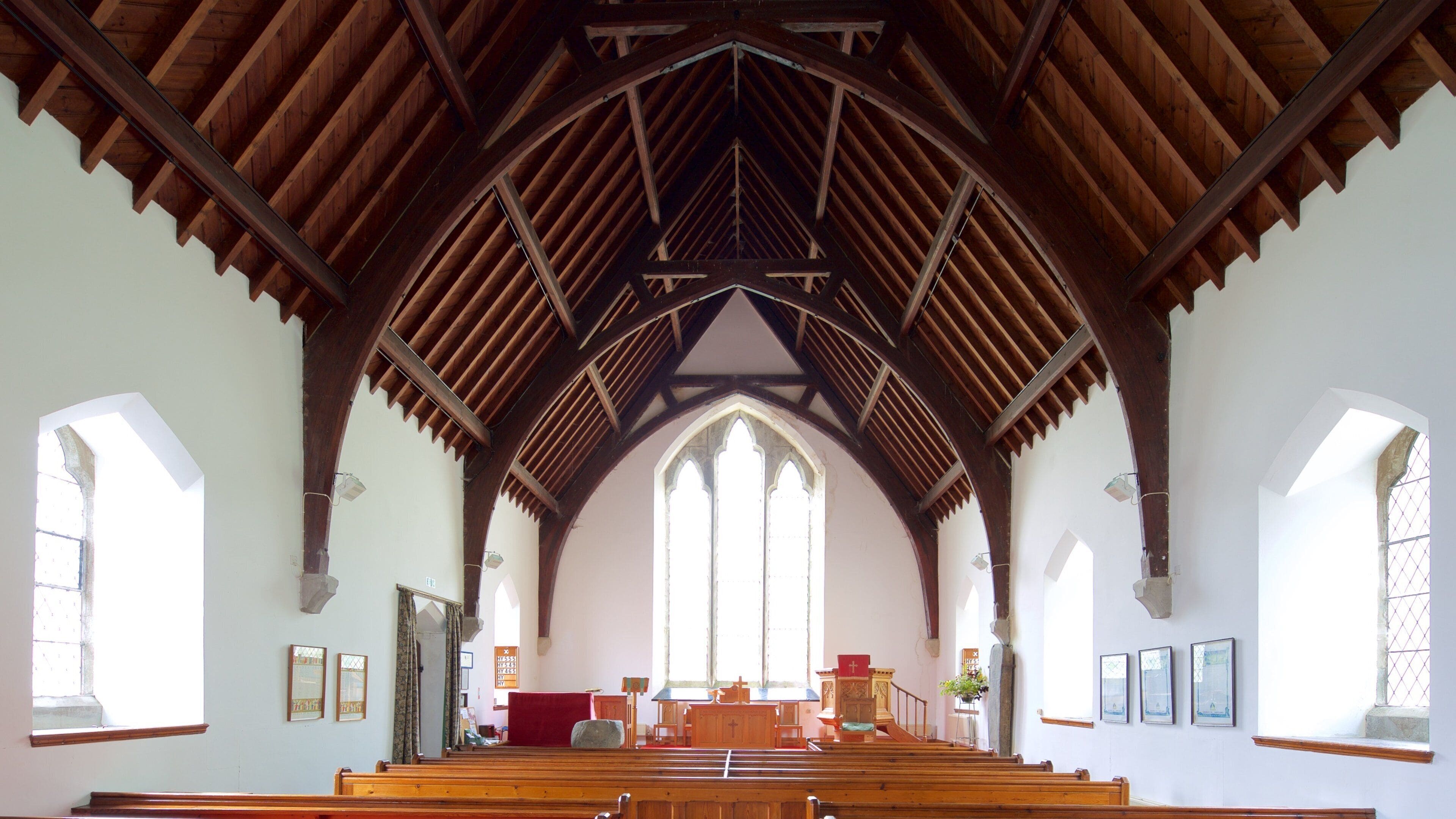 Balquhidder Church showing interior views, a church or cathedral and religious aspects