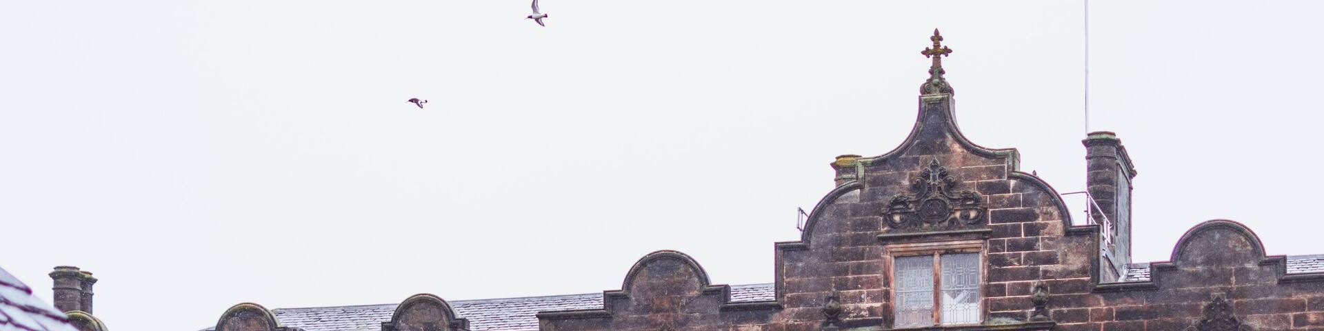University of St Andrews is the oldest of the four ancient universities of Scotland.
It was founded between 1410 and 1413. Can you imagine?!
This is a view of the Courtyard of the United College.