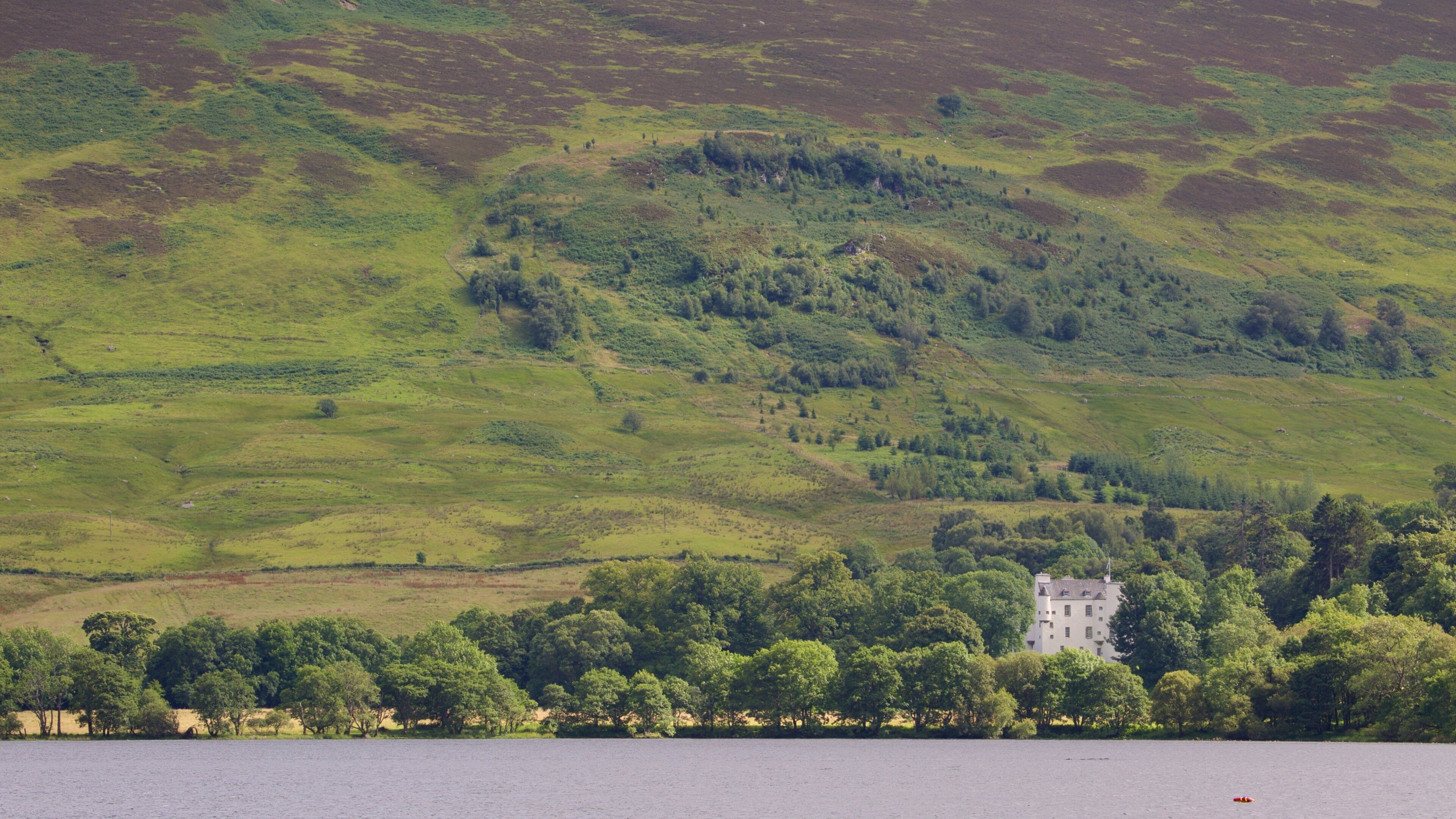 Loch Earn mit einem Farmland