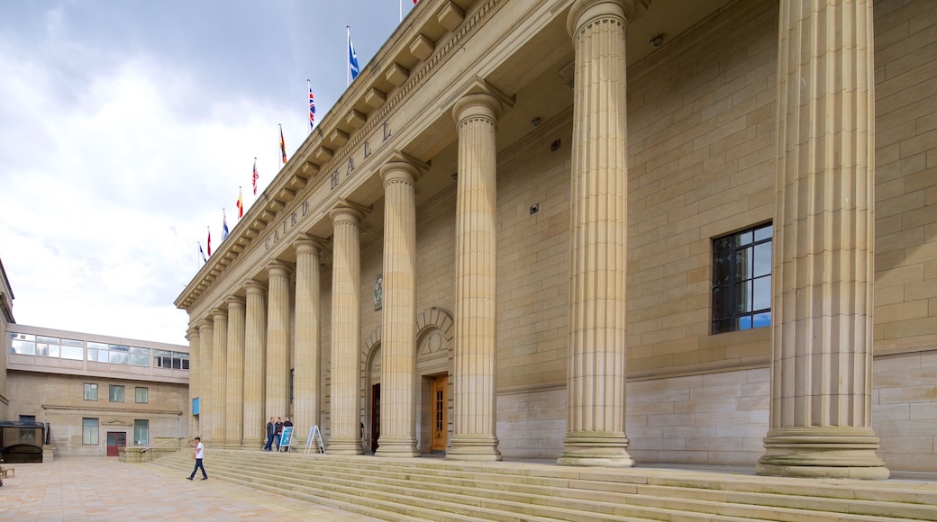 City Square featuring street scenes, heritage elements and heritage architecture