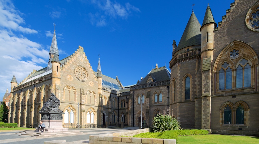 McManus Galleries and Museum showing street scenes and heritage elements