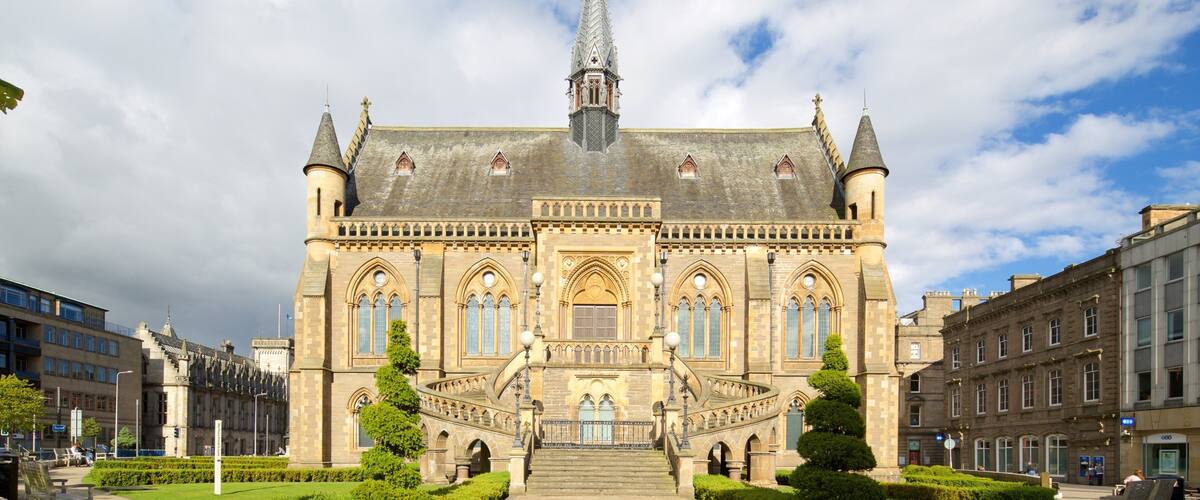 McManus Galleries and Museum featuring heritage elements and a church or cathedral