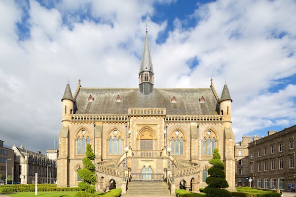 McManus Galleries and Museum featuring heritage elements and a church or cathedral