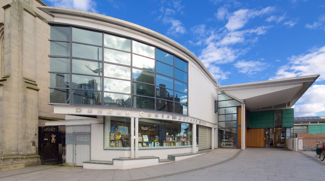 Dundee Contemporary Arts Centre showing street scenes