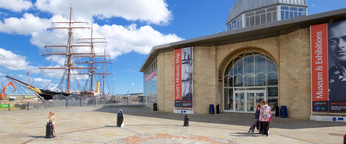 Discovery Point featuring street scenes and a square or plaza